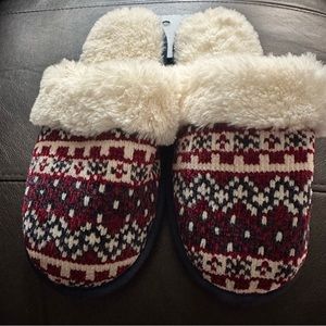 ❤️ $10 Flash Sale Wayland Square Furry Slippers